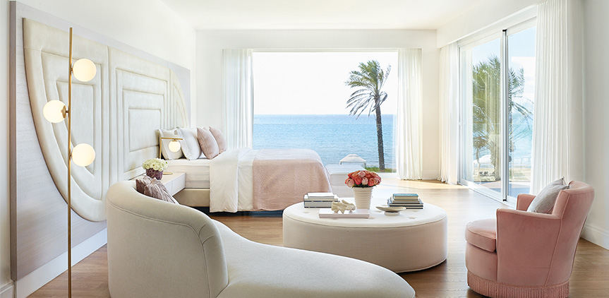 01-seafront-bedroom-mandola-rosa-grand-villa